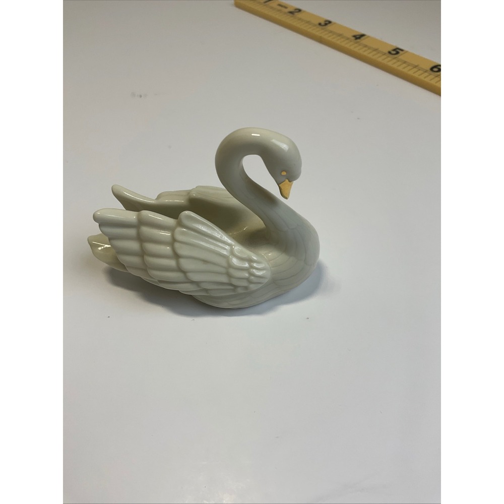Lenox Fine Porcelain Swan Figurine Gold Trim Beak White wedding cake topper - Picture 8 of 8
